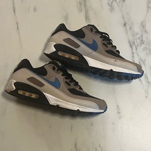 Nike Air Max 90
